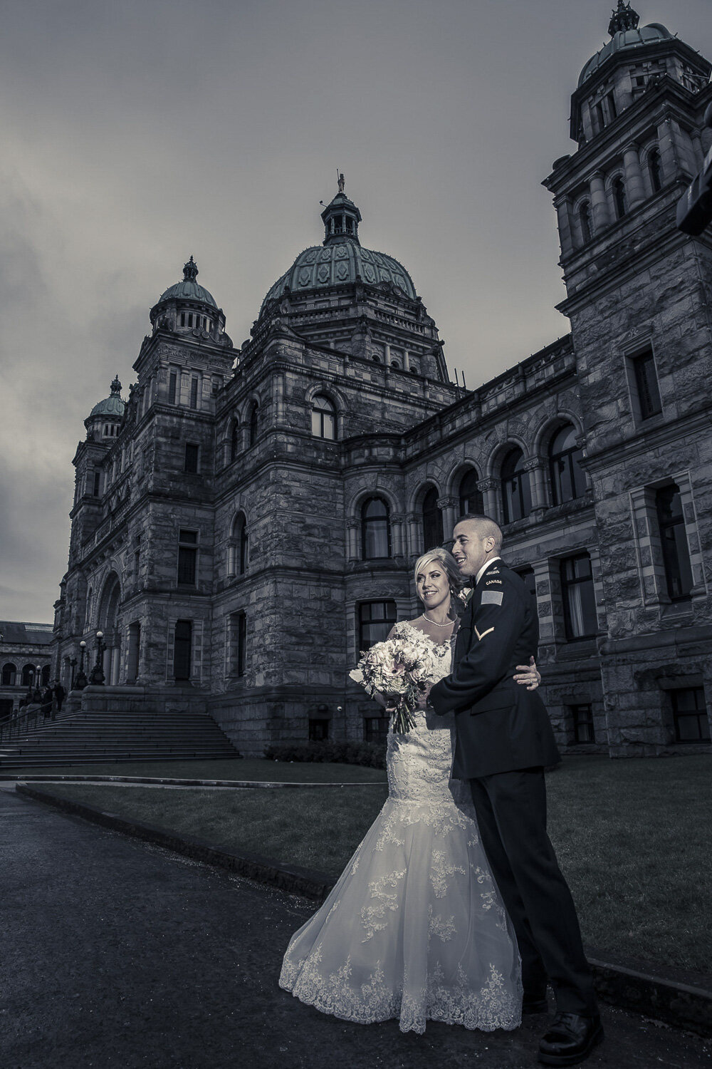 Vancouver-Wedding-Photographer-Victoria-Parliament-Building-001