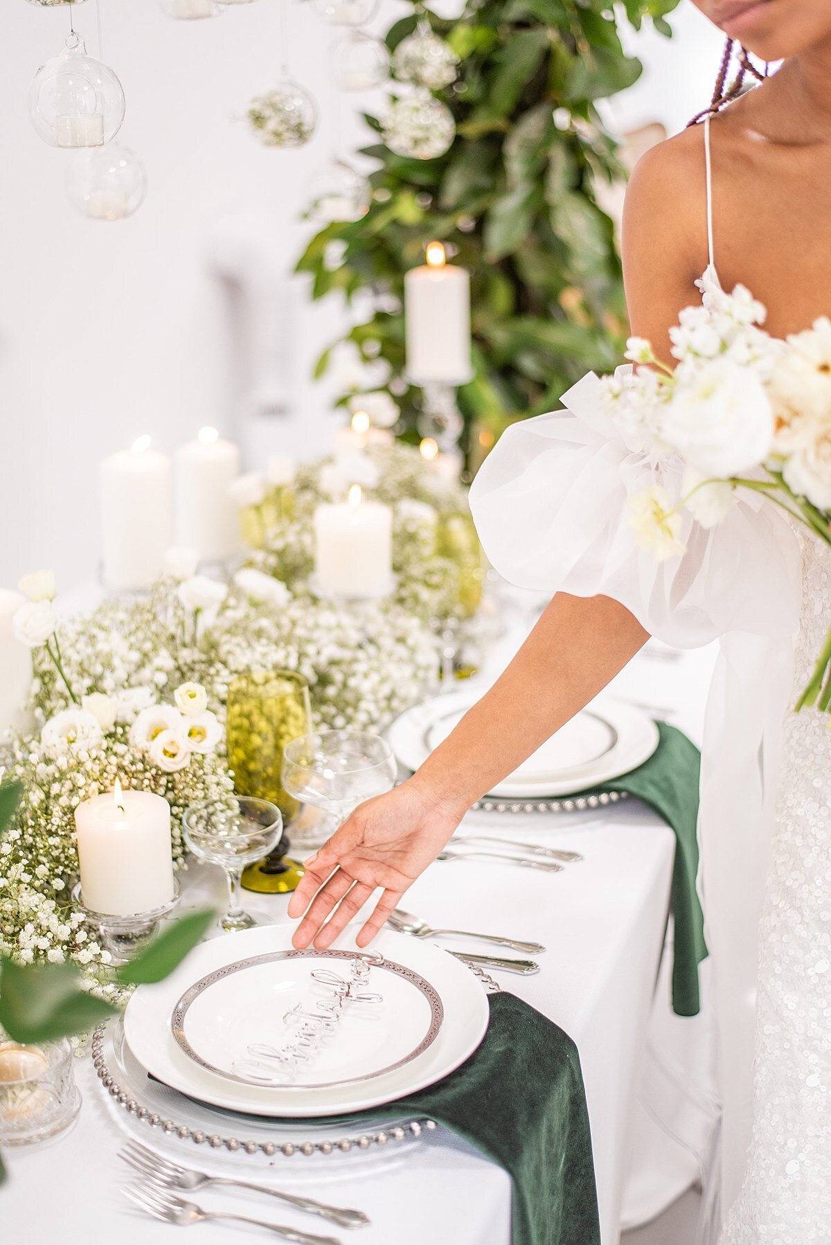 bride-groom-tablescape-white-green-greenville-sc-nc-pearls-bubbles