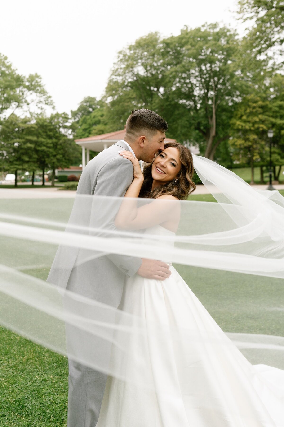 bride-and-groom-wedding-portrait