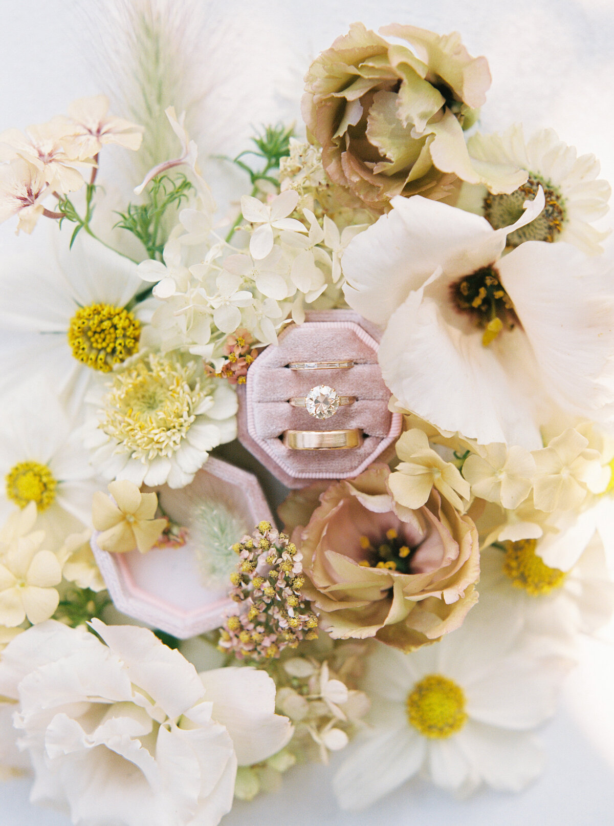 tin-roof-barn-wedding-best-washington-photographers-the-tenneys-04