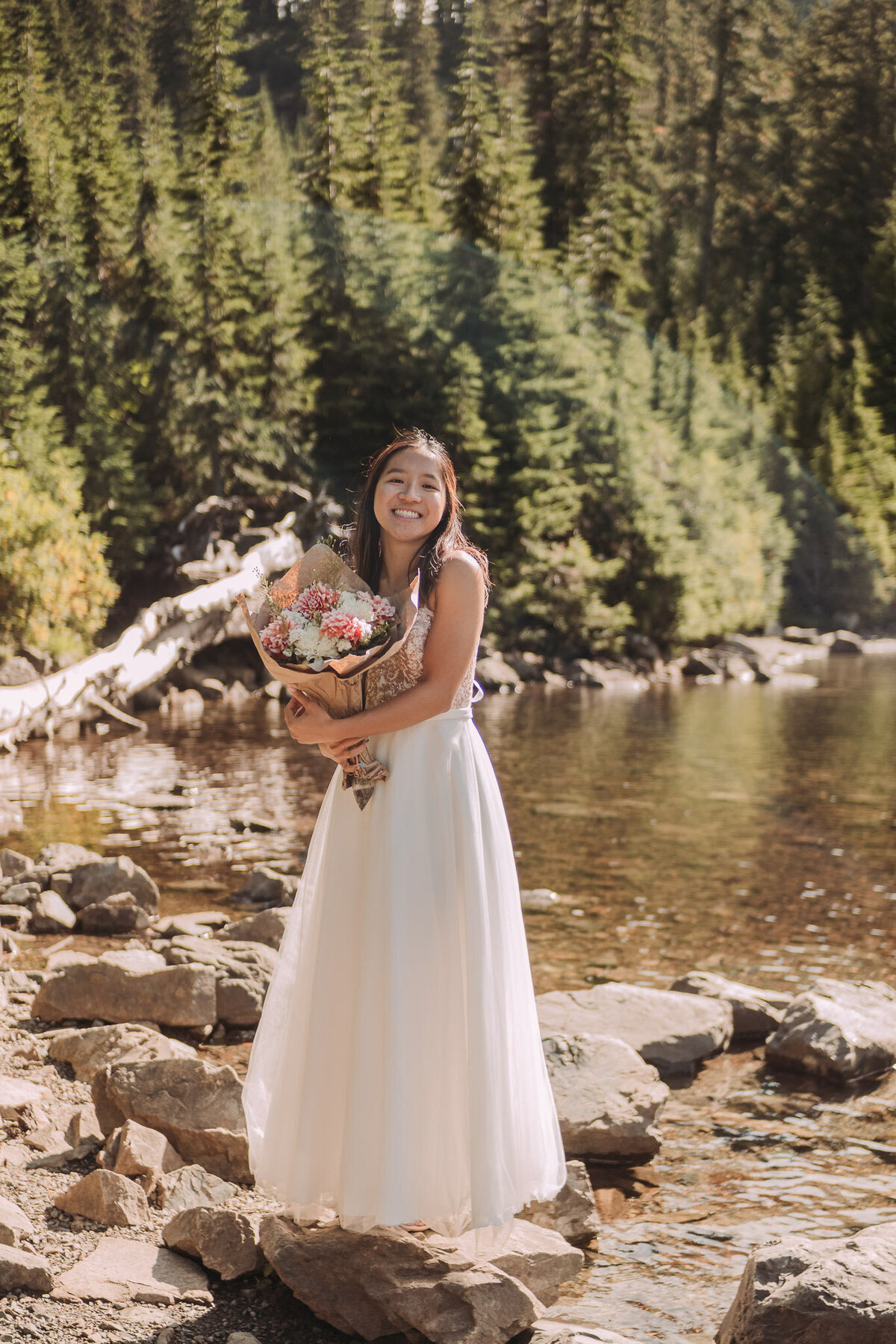 Joyce Li Photography Destination Wedding Elopement Engagement Lifestyle Portrait Photographer West Coast Seattle Washington California snowlakeengagement-1