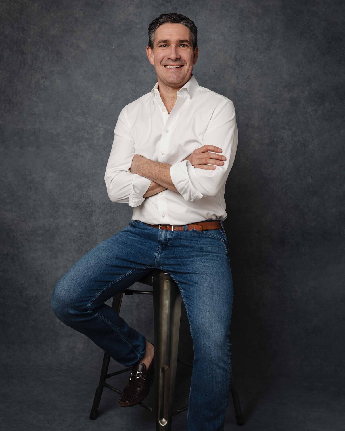 man-headshot-on-stool-marin