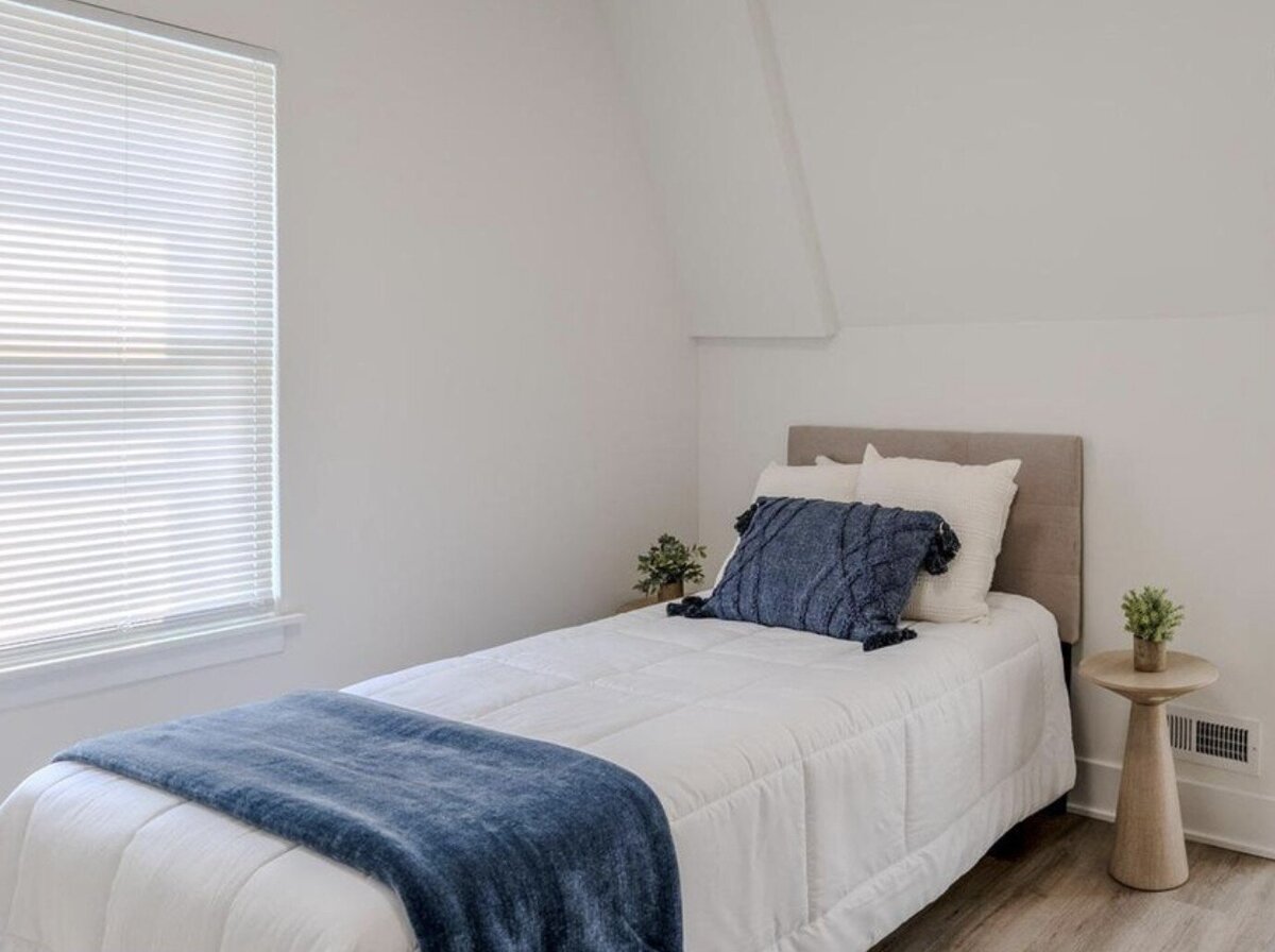 Kelly DeTommaso Vacant Home Staging Germantown PA Guest Bedroom 3