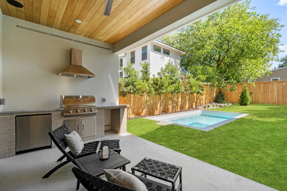 5505-woodrow-ave-exterior-2