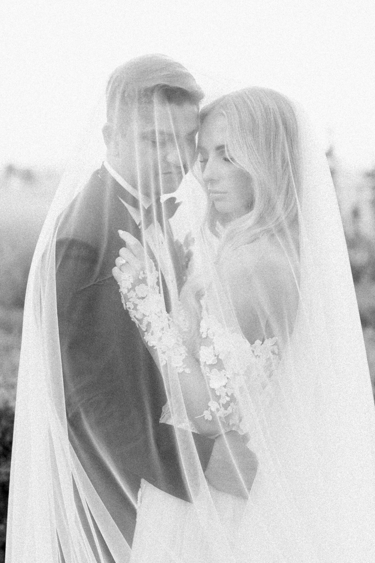 Previews Alexis and Dustin Rolling Hills Country Club Wedding _ Hello Blue-36