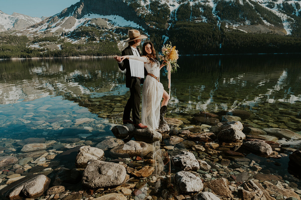 western-boho-glacier-park-elopement-presley-gray-photo-0330