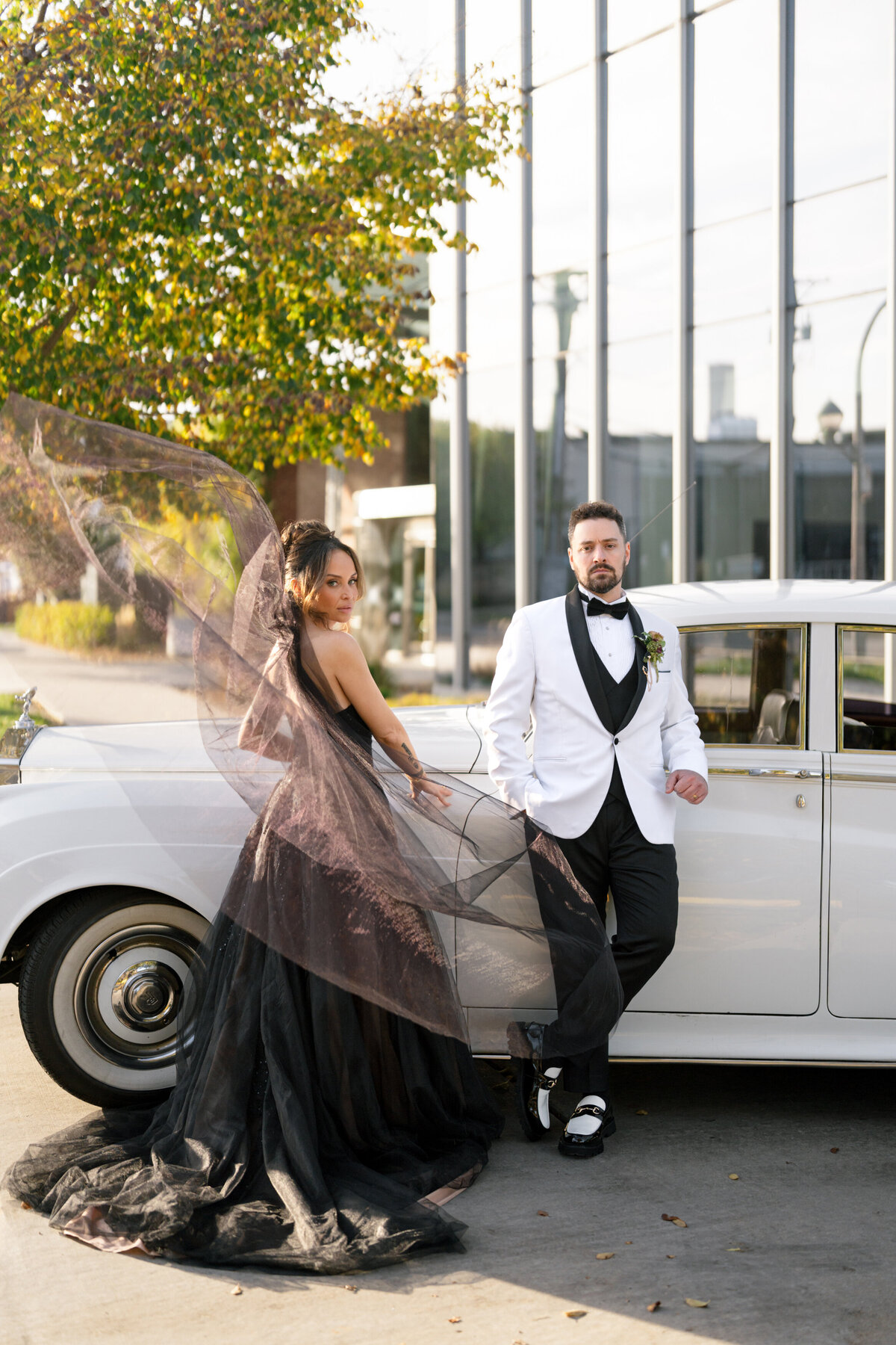 Berlez-Aspen-Avenue-Chicago-Wedding-Photographer- Clementine-Events-Thistle-&-Plume-Shannon-O’Brien-Makeup-Daniela-Kosta-Beauty-Sarabande-The-Robey-Vogue-Magazine-Editorial-Edgy-85