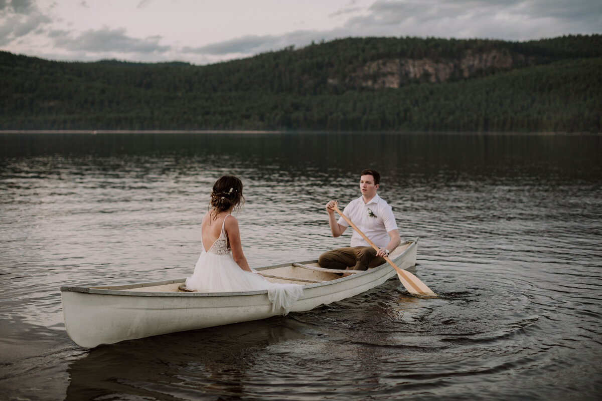 brianna-alex-wedding-french-river-cottage-intimate-22