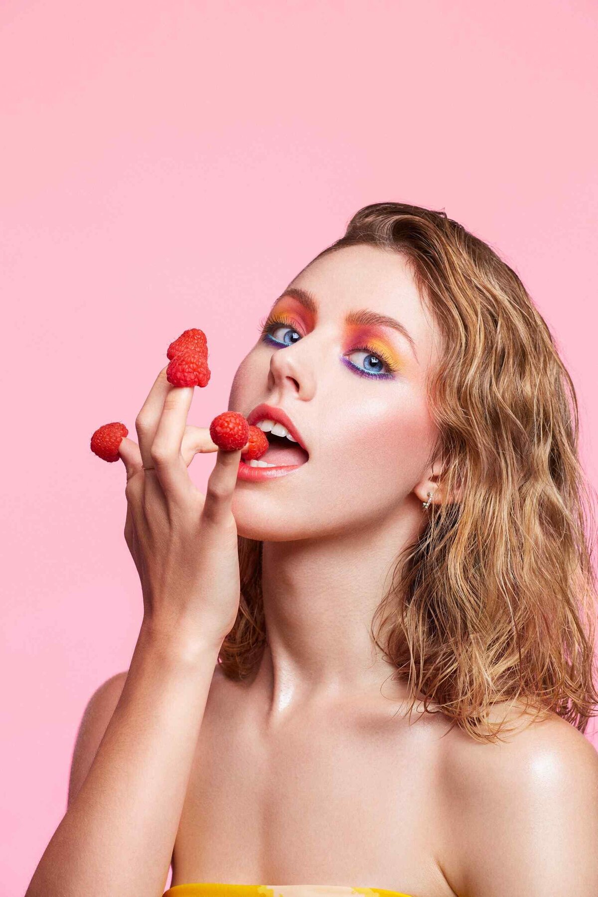 beauty-fashion-photography-alison-piemontese-eating-raspberries