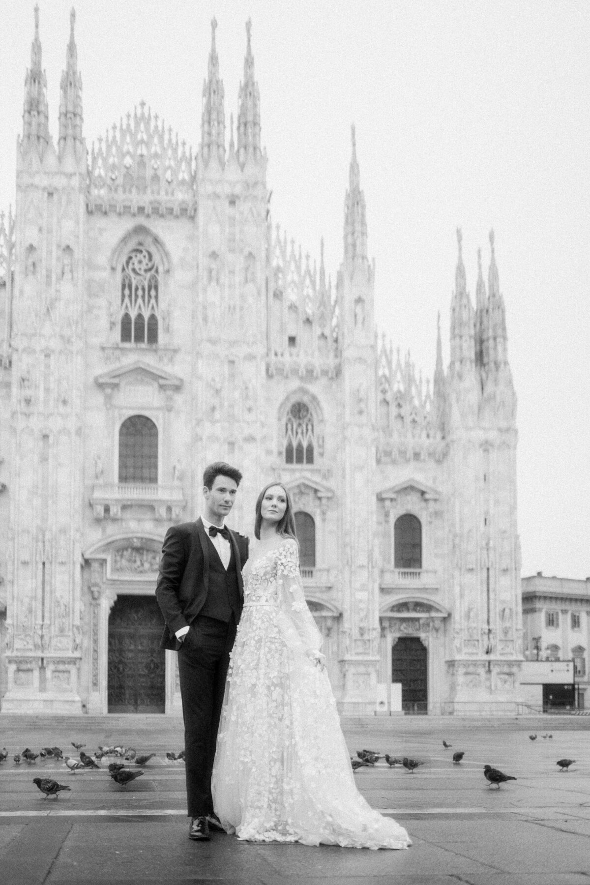 014-Milan-Duomo-Inspiration-Love-Story Elopement-Cinematic-Romance-Destination-Wedding-Editorial-Luxury-Fine-Art-Lisa-Vigliotta-Photography
