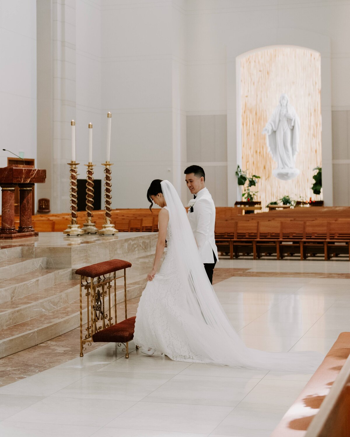 Vietnamese timeless white sage wedding3