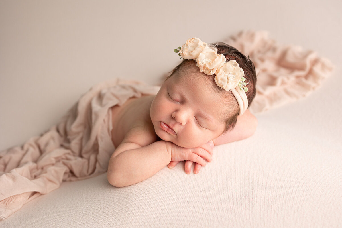 best-columbus-dayton-springfield-ohio-newborn-baby-photographer-near-me-affordable-grove-city-hilliard-dublin-westerville-worthington-canal-winchester-amanda-estep-photography