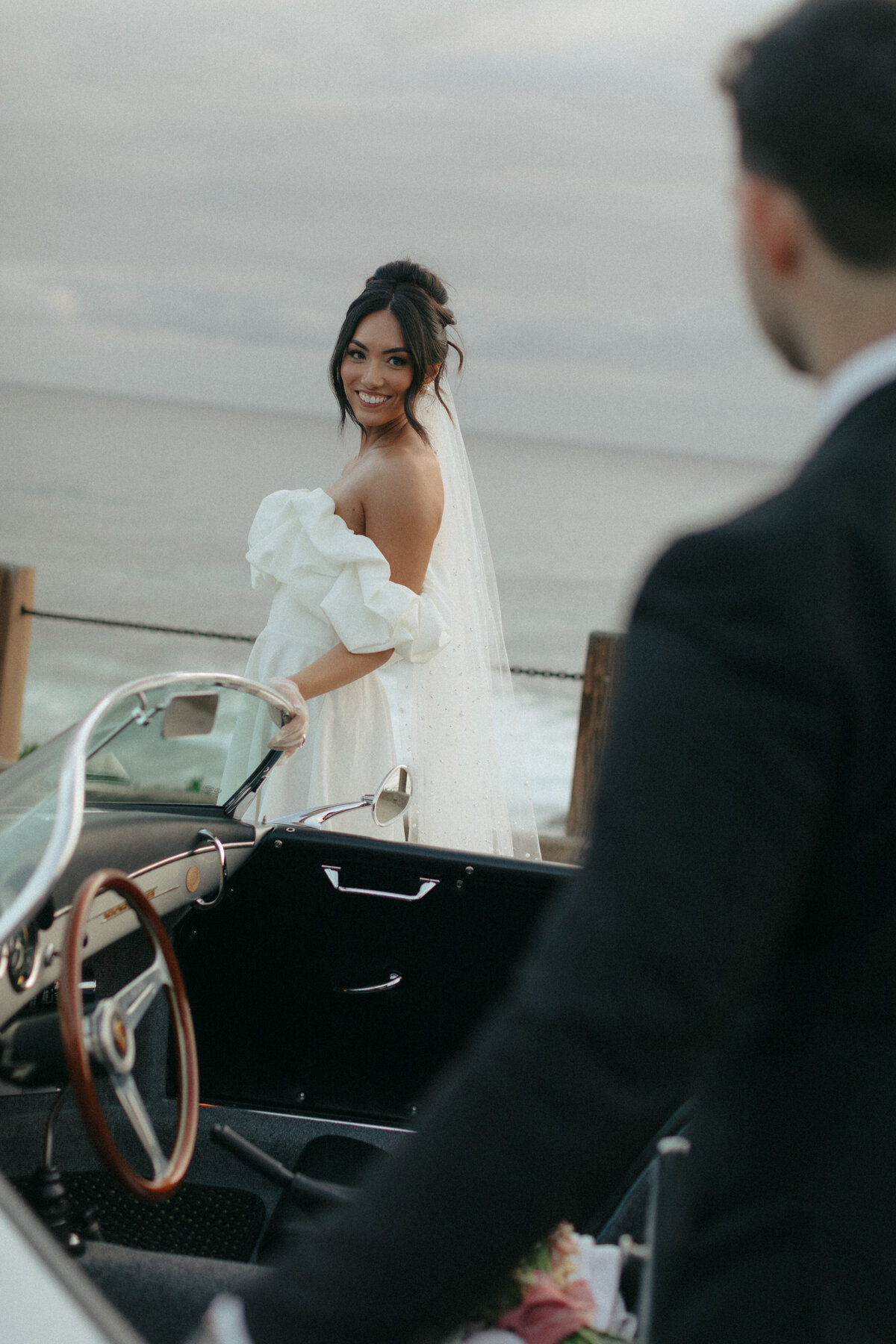 Elopement-Vintage-Car-2024-by-Emilie-Blanc-155