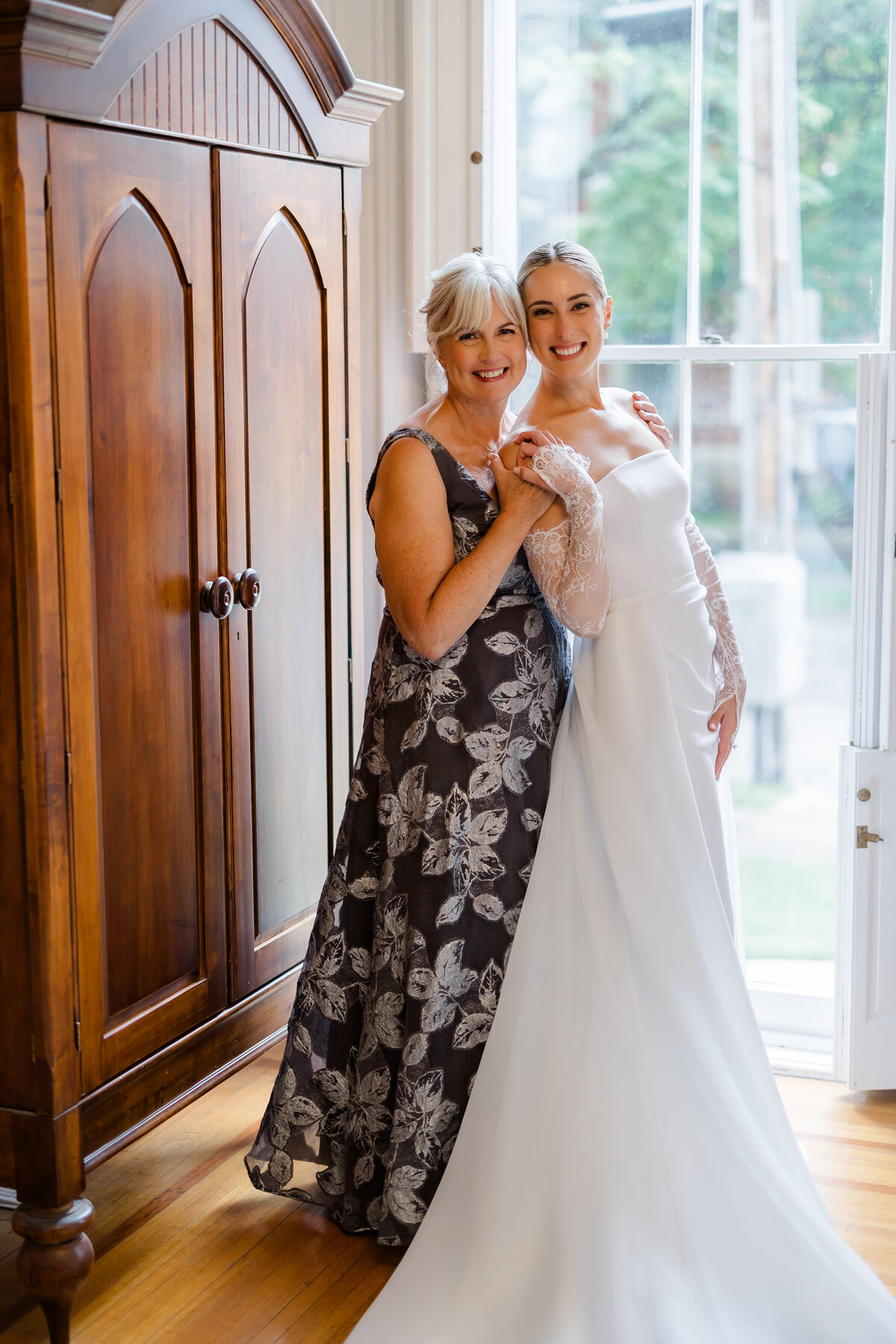 kasia-sickau-photography-wedding-photographer-hannah-and-TJ-the-grand-ballroom-covington-ky-70