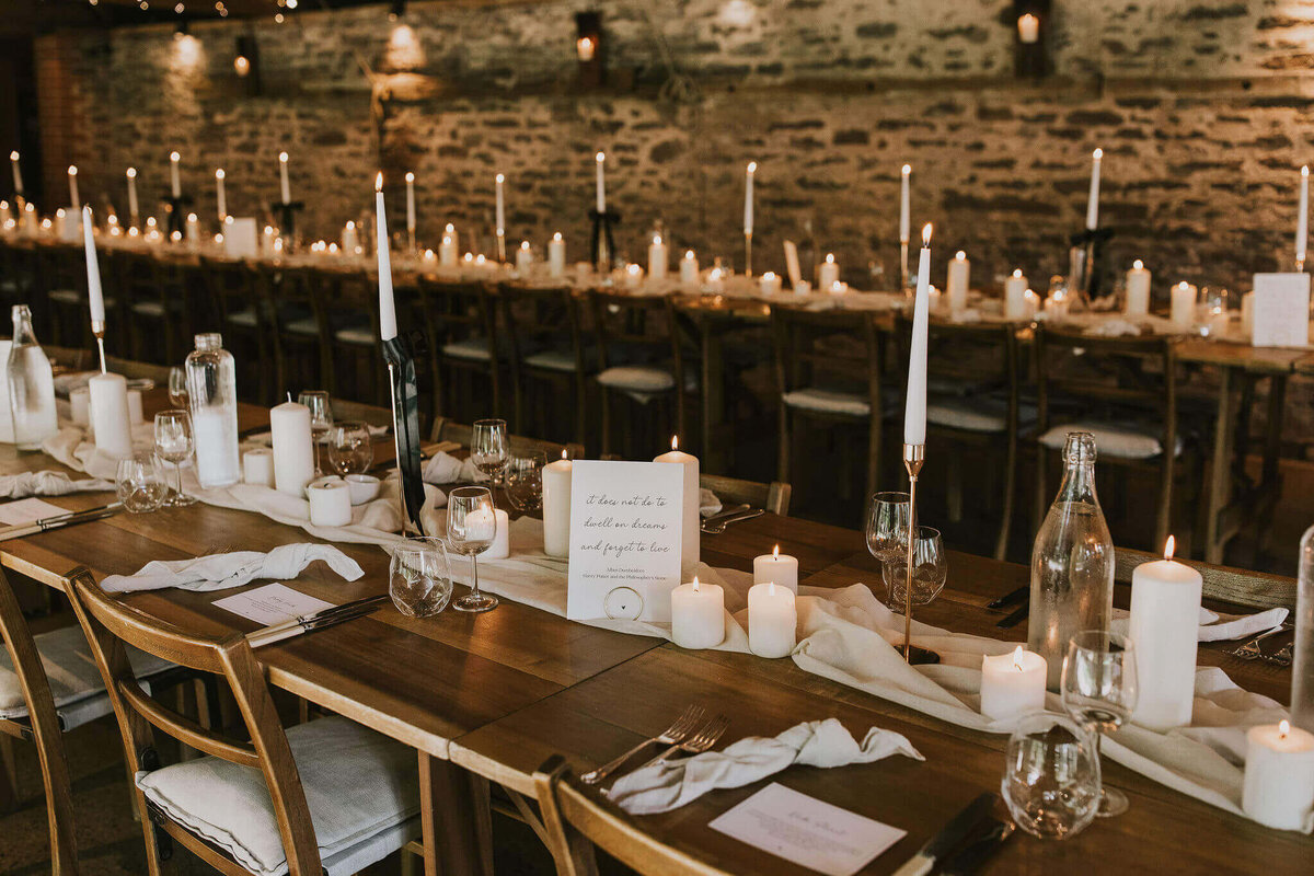 Issy-and-Bella-Floral-Design-Wedding-Florist-Herefordshire-Dewsall-Court-N-Z62