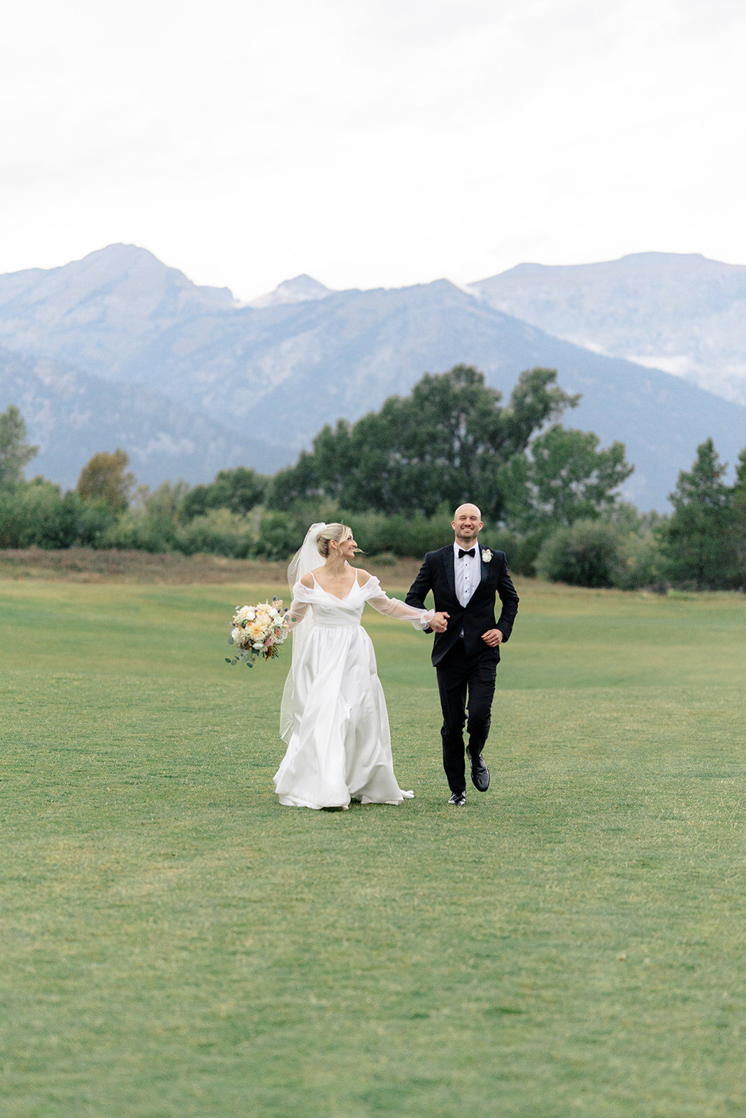 Jackson-Hole-Golf-And-Tennis-Wedding-Fall- JK-Foxtails-Photography-167