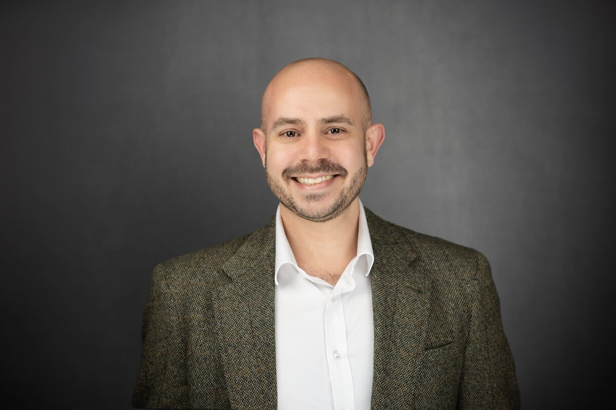 washington-dc-studio-headshot-photographer-for-executives-and-vps-15