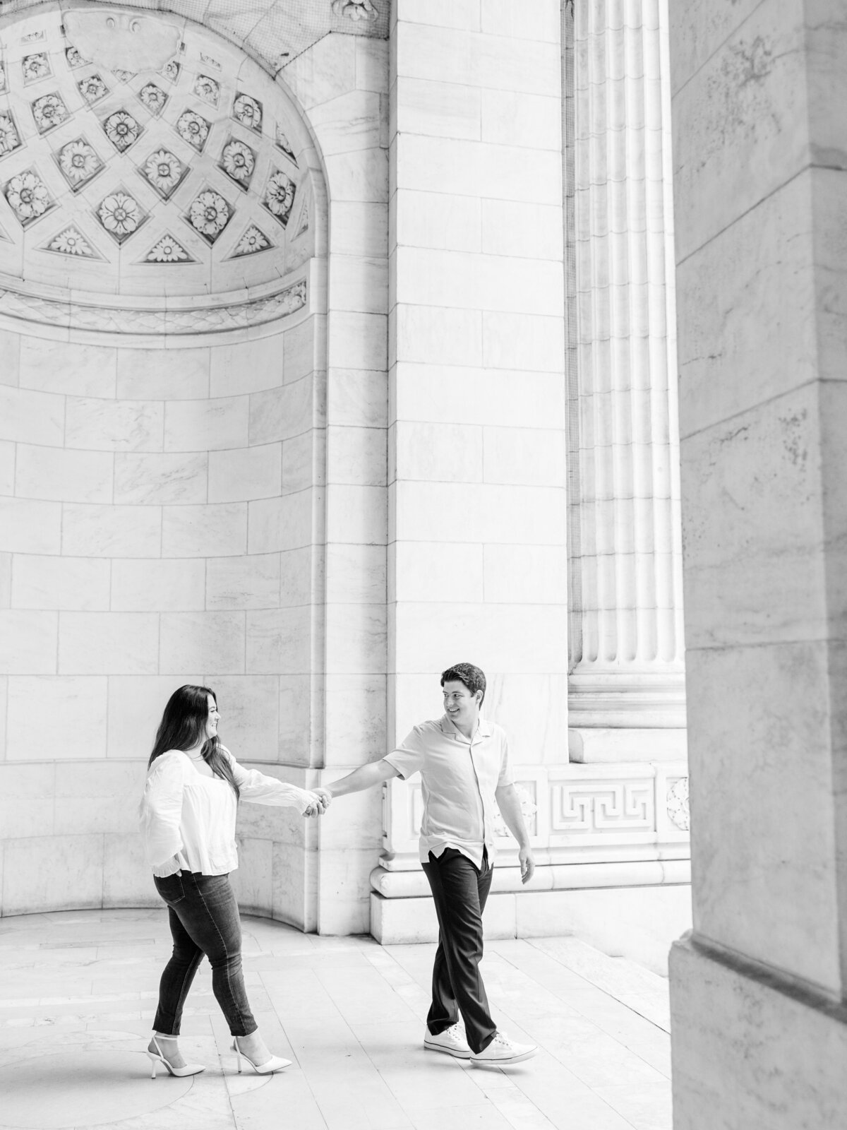 brittany-graf-photography-katie-mattingly-new-york-central-park-public-library-engagement-session-147