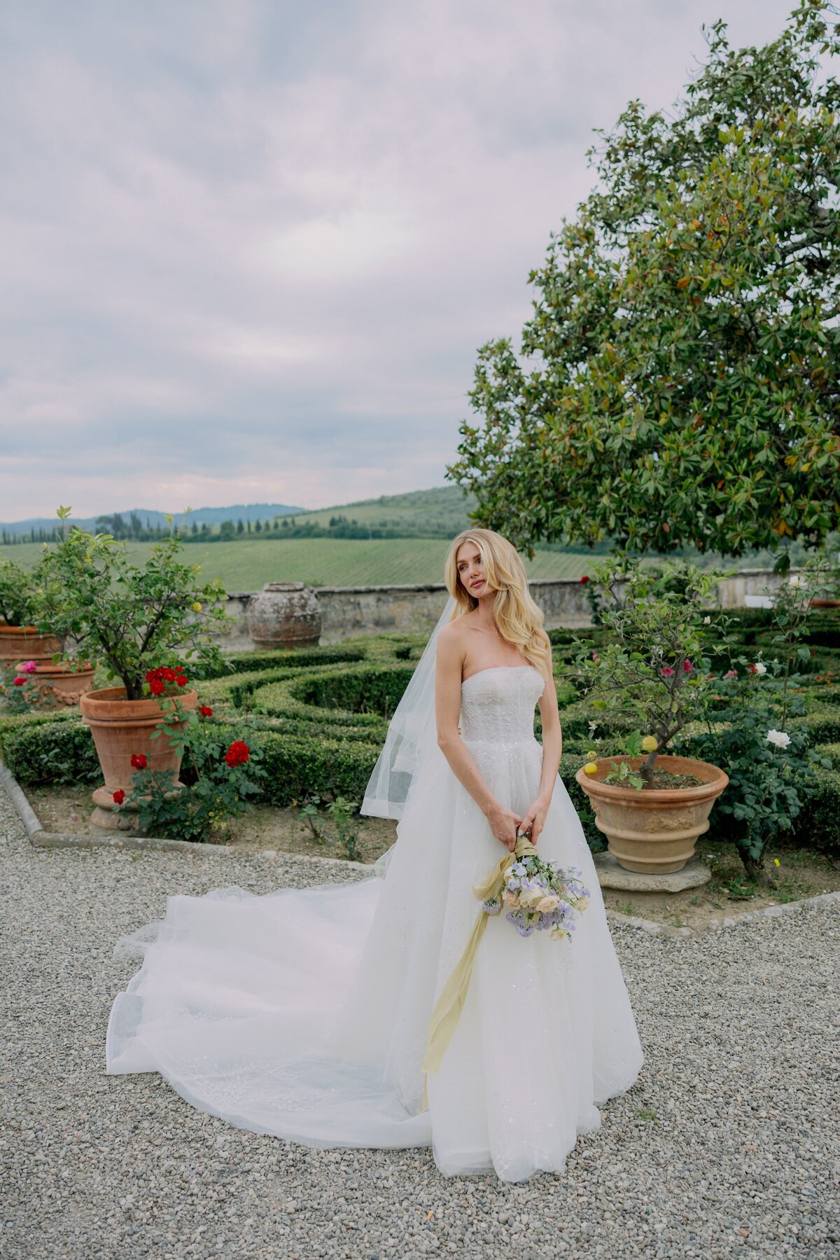 villa-corsini-florence-italy-wedding-larisa-shorina-destination-luxury-photography-72-min