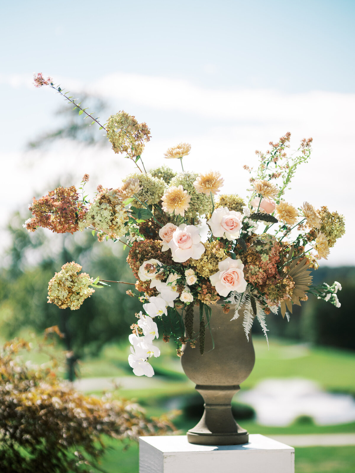 9_Kate Campbell Floral Maryland Golf Country Club Fall Wedding by Madeline Collins photo
