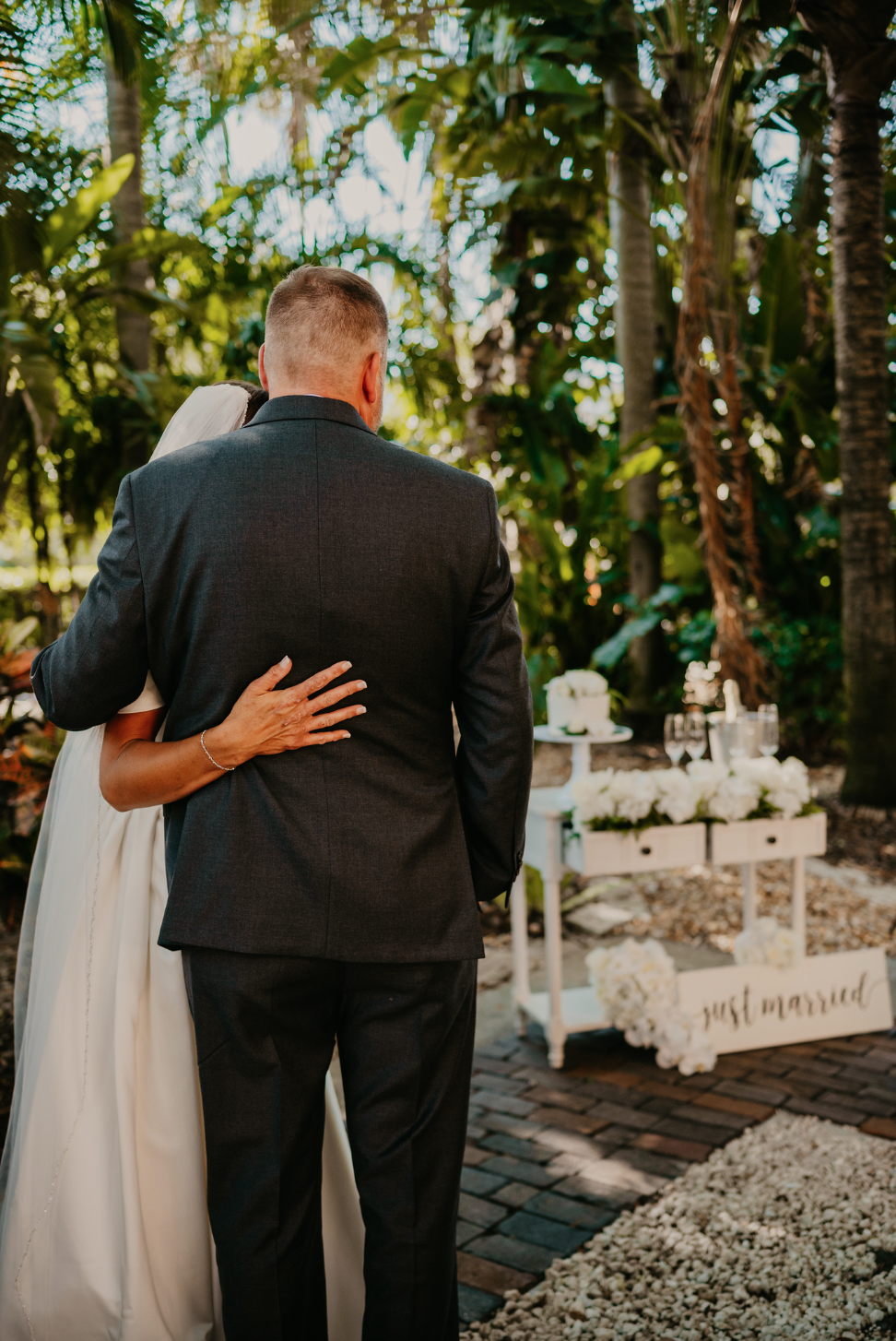 mariah-lacy-photo-the-vinoy-hotel-elope-in-florida-chantilly-chic-celebrations-9