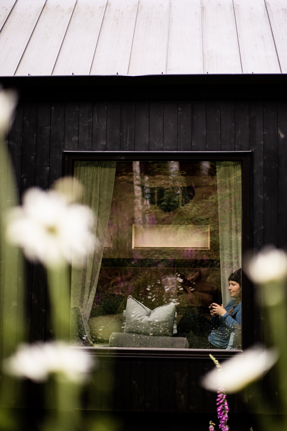 Nectar Yoga Deluxe Cottage Exterior Window View Vancouver British Columbia 06_2023 @abbydellphotography