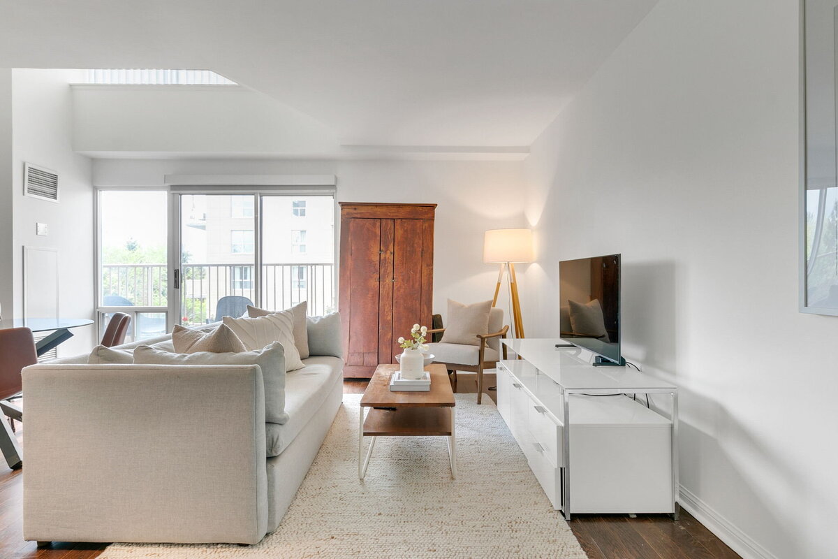 10-web-or-mls-8_003_Living Room