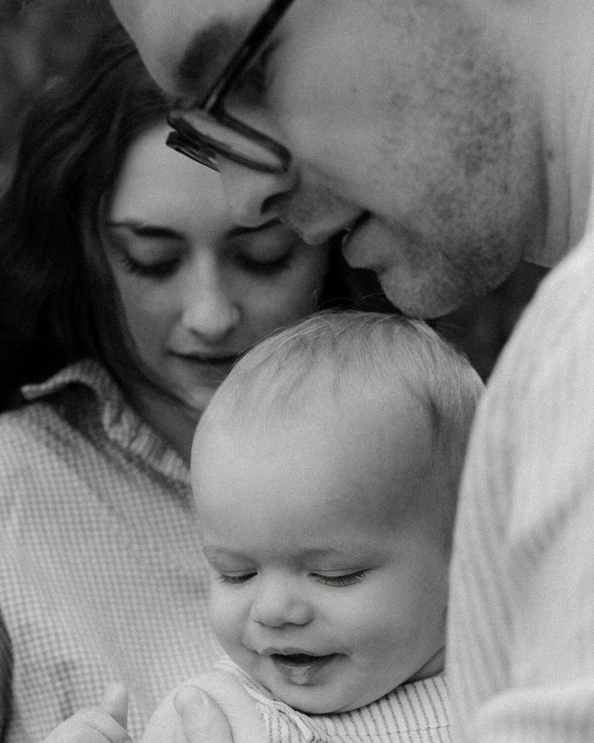 quiet joy on the quilt – Columbia documentary family photo00006.1