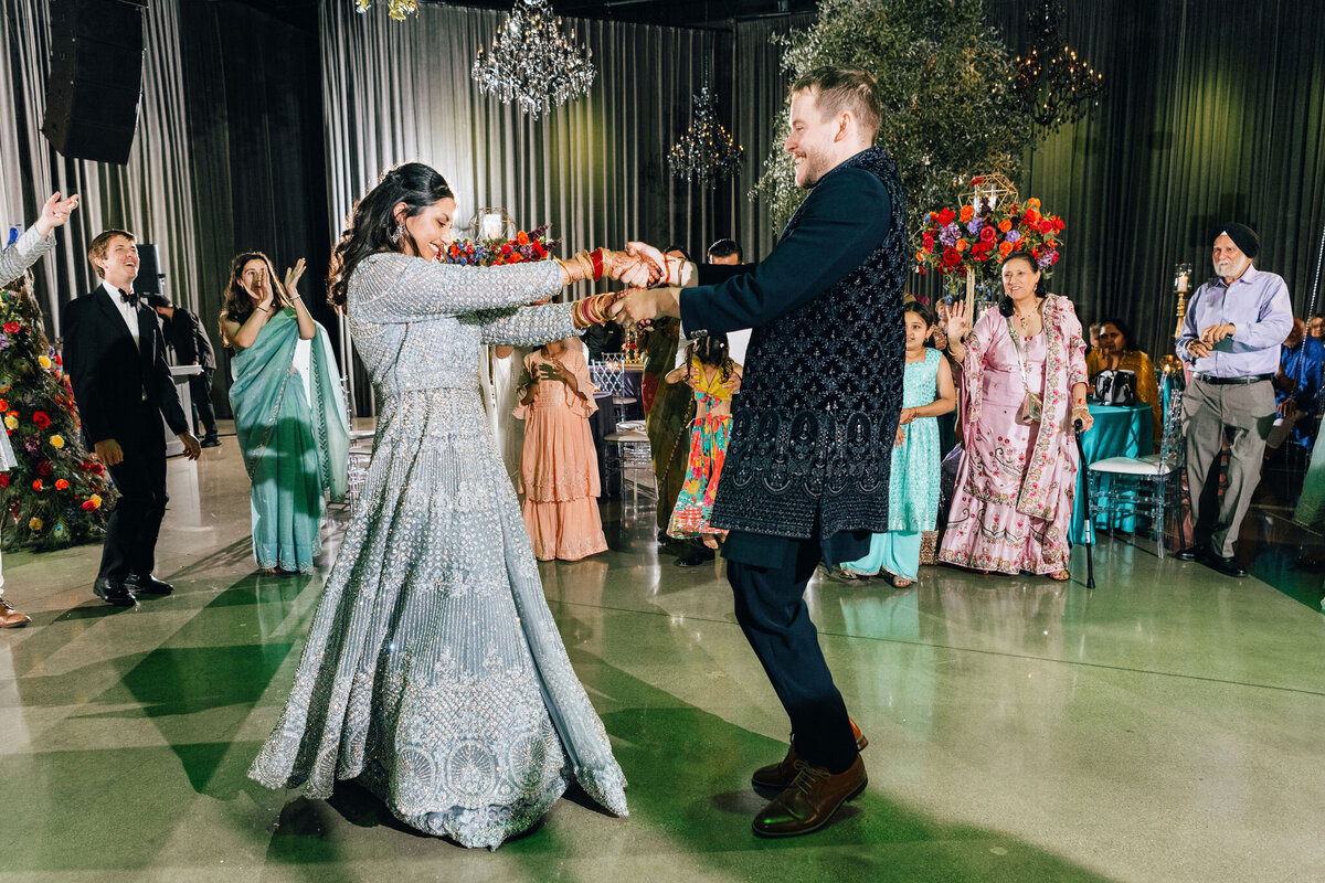 Chicago-wedding-photographers-Maha-Studios-Erica-Ben-Reception-716 (1)