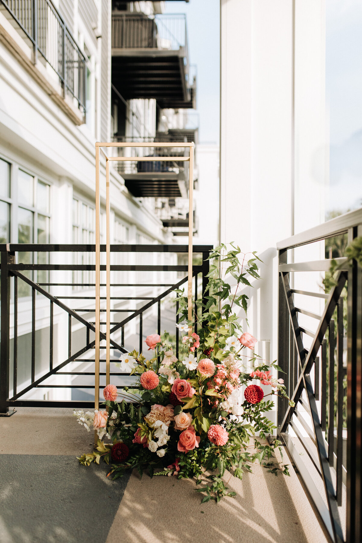 hotel landing wedding, mn florist studio fleurette