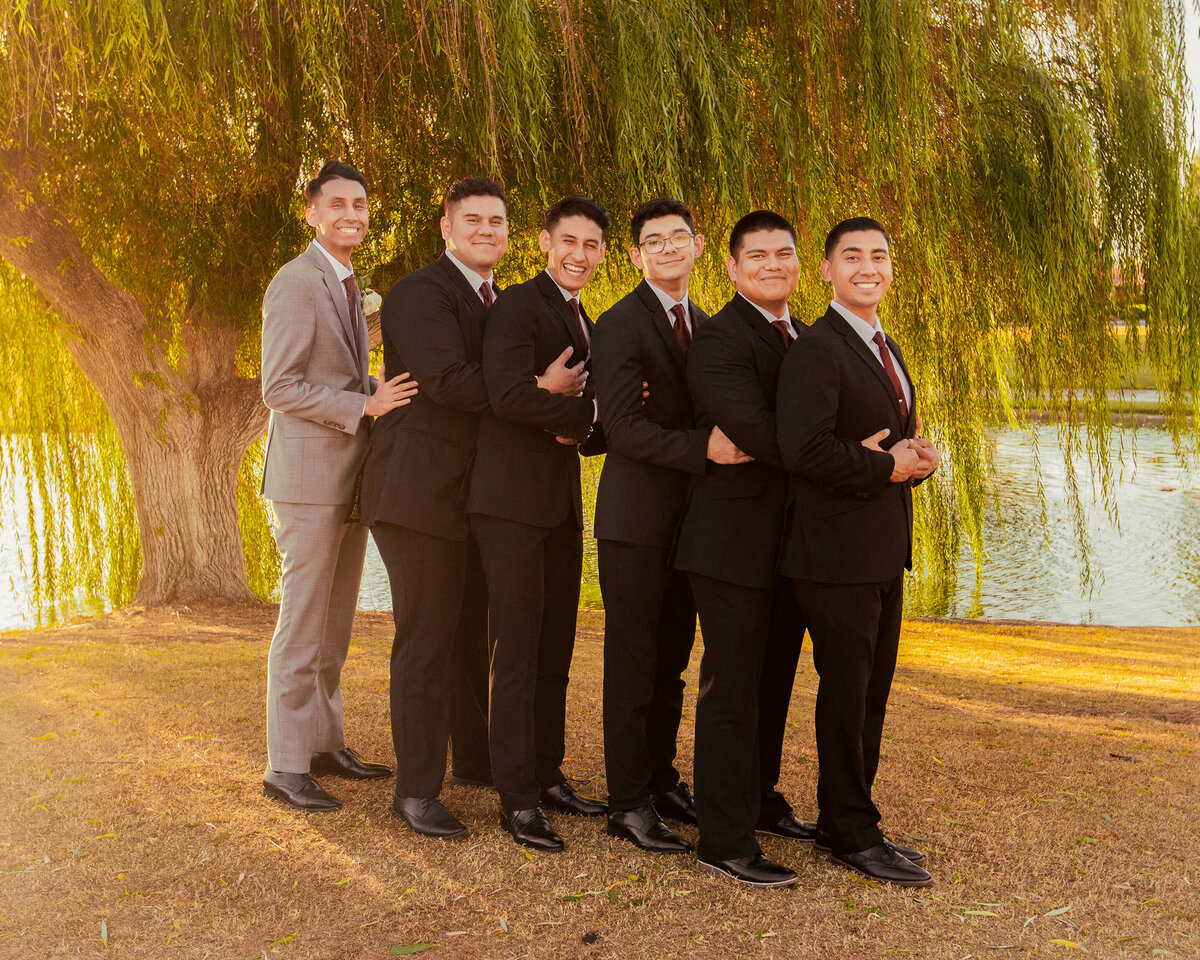 GroomwithGroomsmen(5)