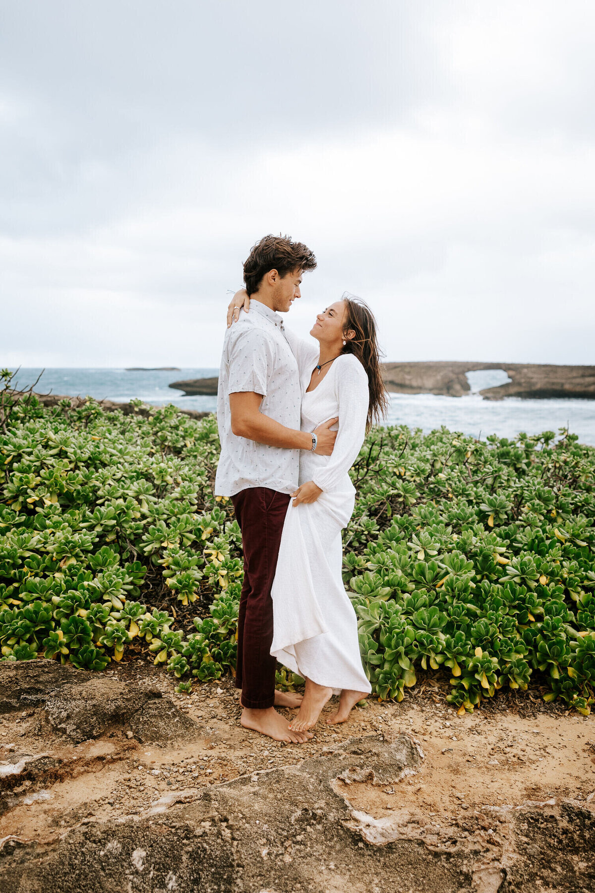 North_Shore_of_Oahu_Engagement_Photos_Skateboards_Laie_Kahuku_Haleiwa-22