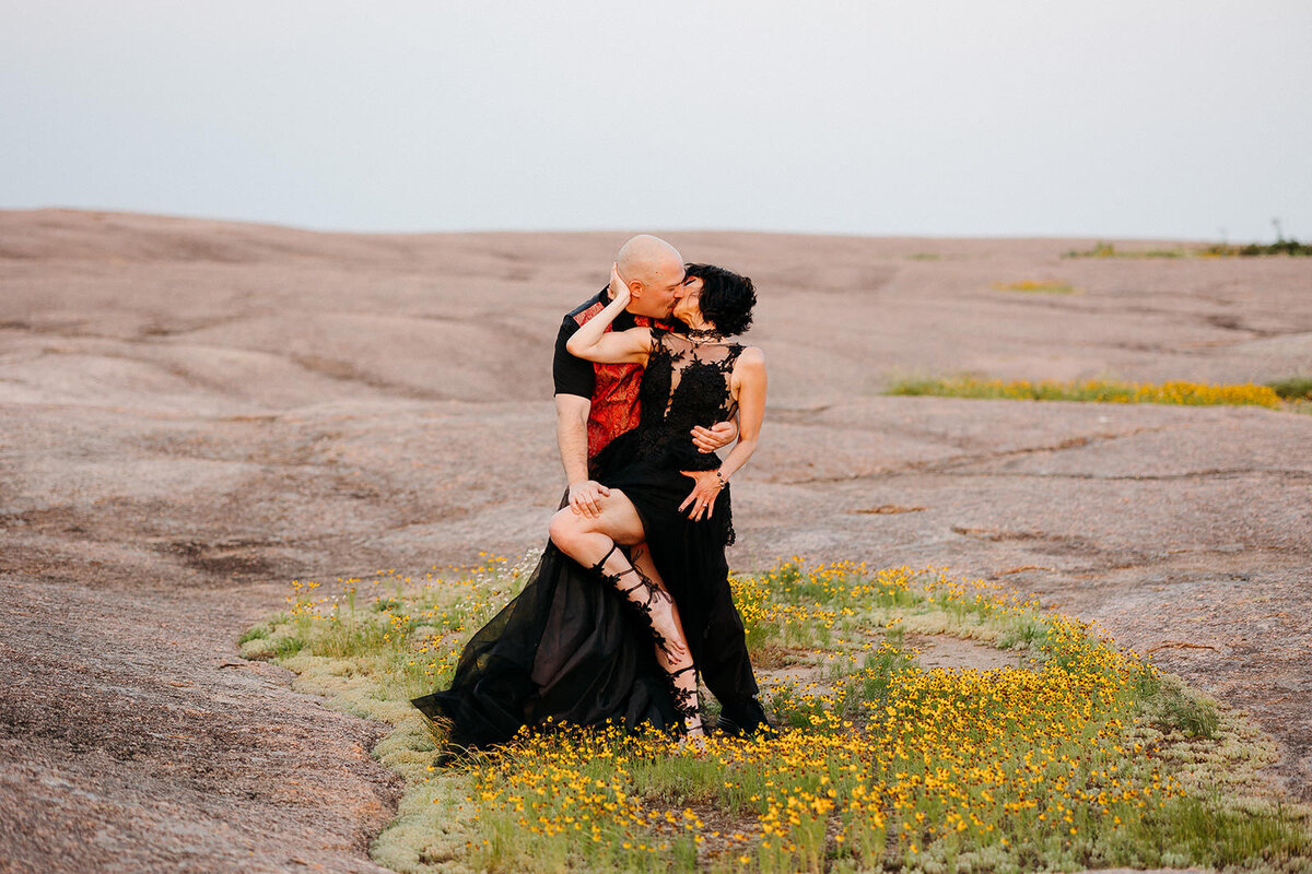 enchanted-rock-engagement-session-leah-thomason-photography-4