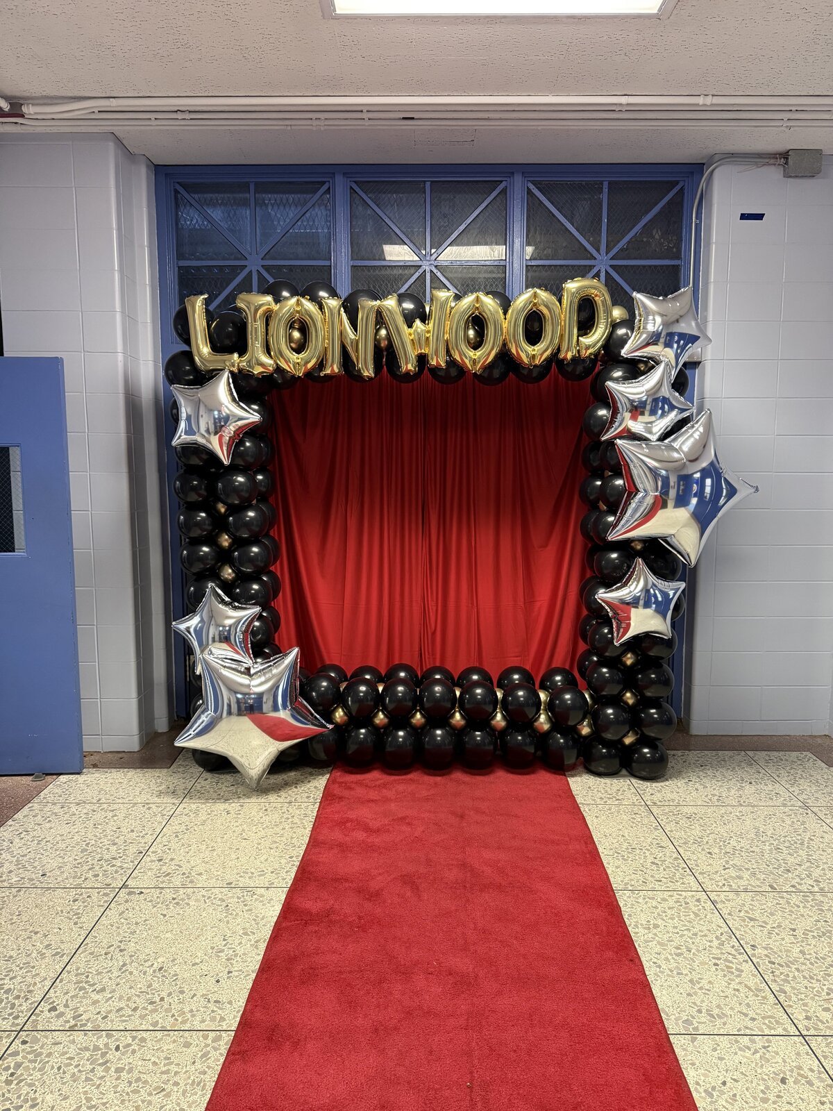 life size balloon picture frame
