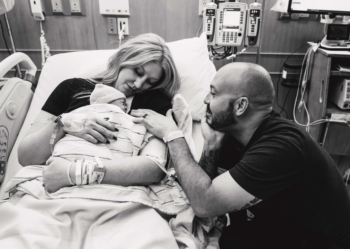 sweet-tender-moments-following-birth-in-hospital