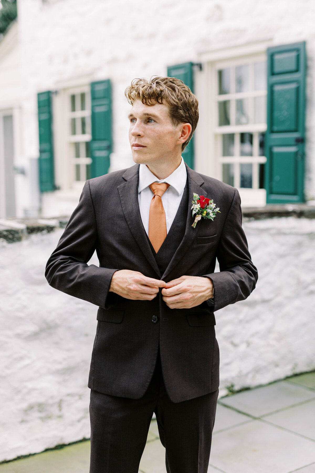 Philander-Chase-Knox-Estate-Wedding-Photographer-Groom-Getting-Ready_025