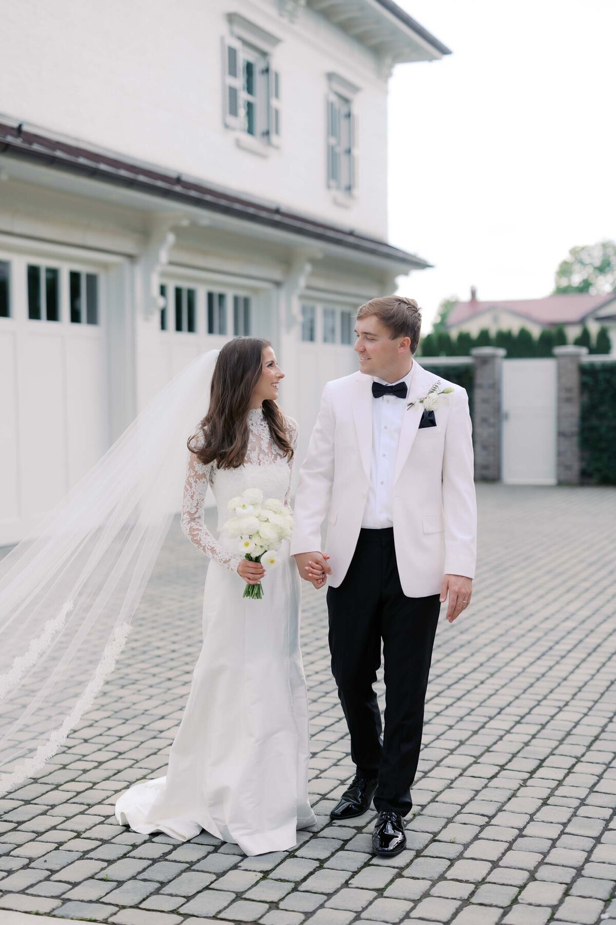 Harvest Hollow Wedding Bride and Groom