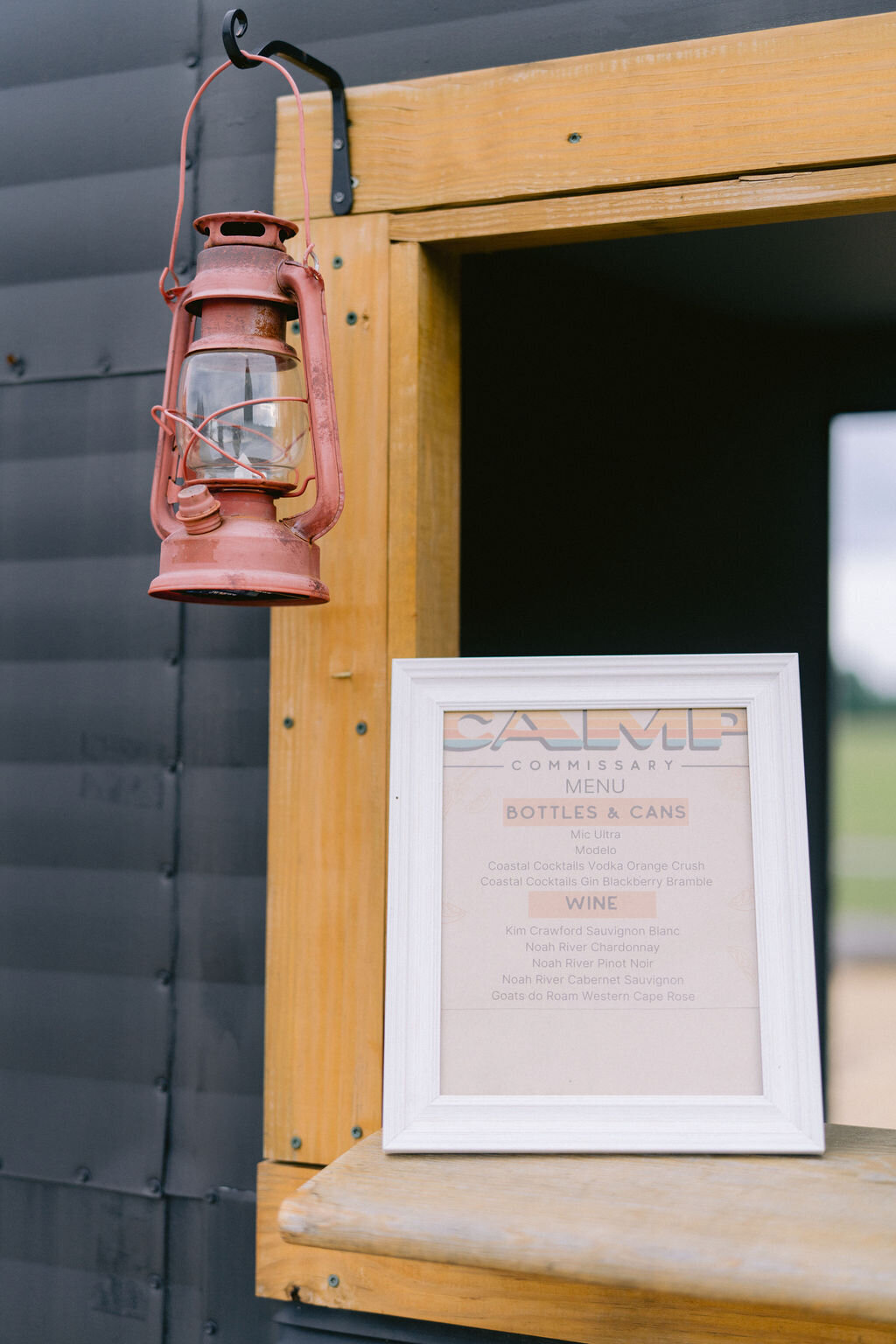 NikkiSanterre_EastCoastLuxuryWeddingPhotographer_TidesInnWedding_Katie&Greg-12