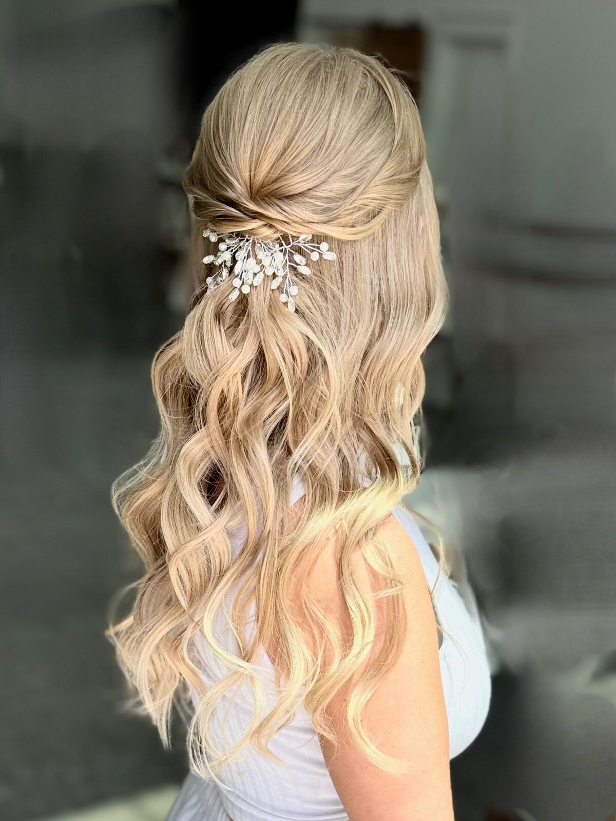 textured half up style