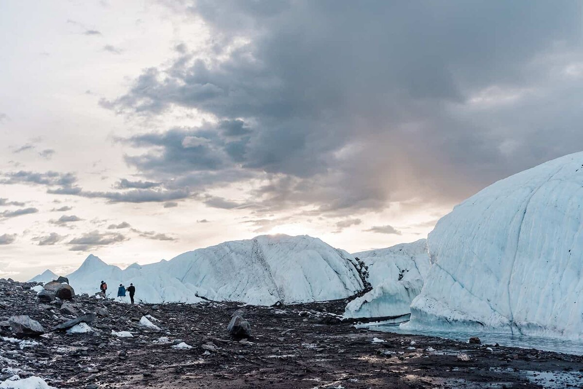 glacier-hiking-elopement-alaska-Soul-and-Sky-Weddings