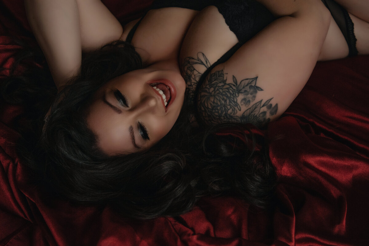 Boudoir Photographer Plus Size Curvy Oculus Portraits
