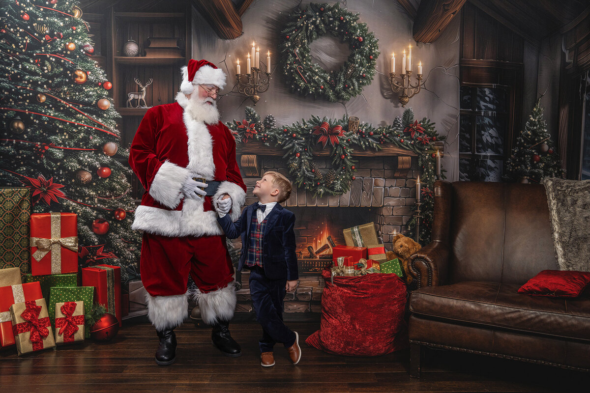 Sarasota-Photographer-with-Santa