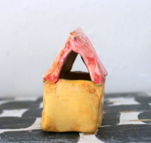 cutie-love-tiny-house-side