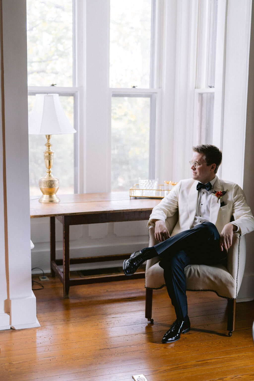 NikkiSanterre_EastCoastLuxuryWeddingPhotographer_CaitieHanrahan_KeswickHallWedding_Jac&Zach-115