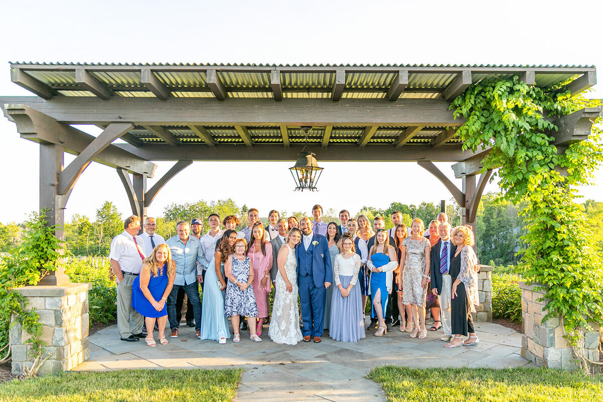Big family photo at a wedding