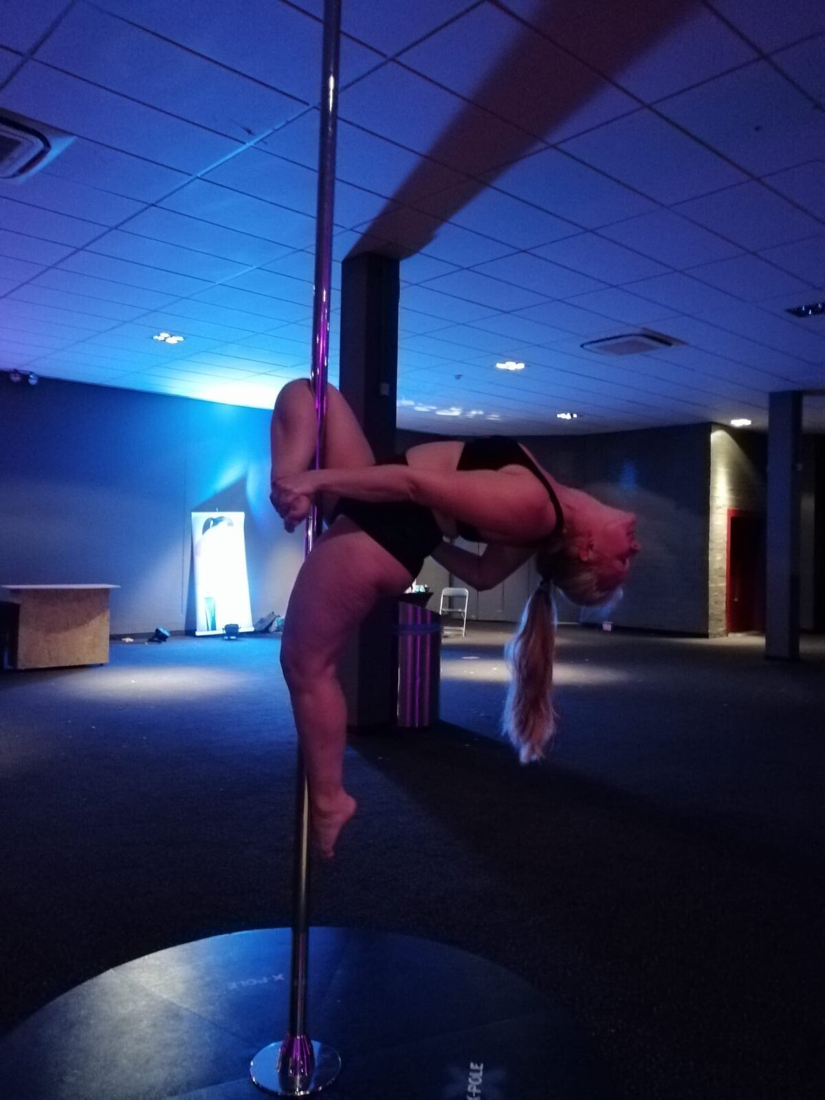 DC-Pole-studio-pole-dancing-Leuven-Wilsele-Heverlee-Belgium-3