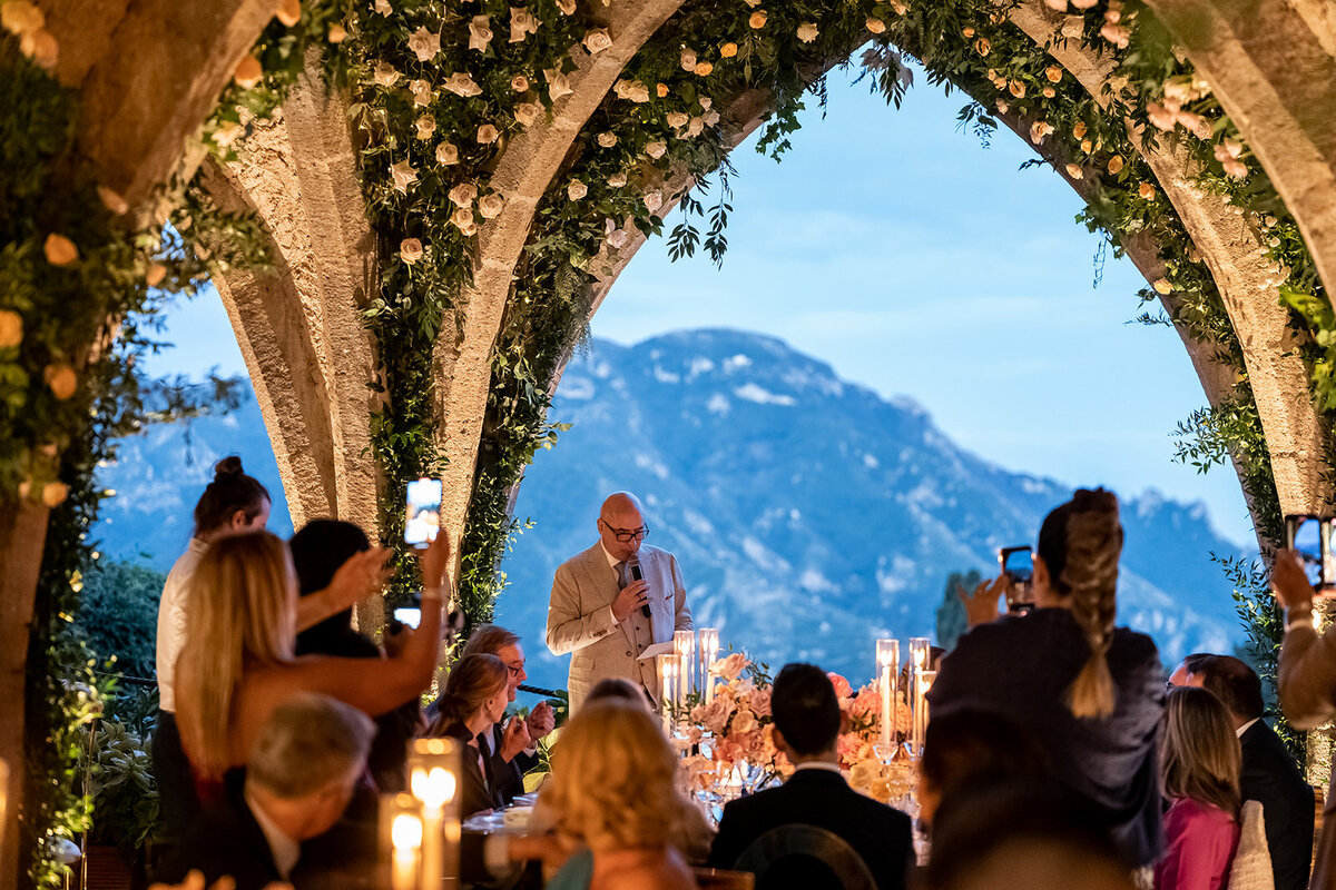 Classy destination wedding at villa cimbrone, ravello