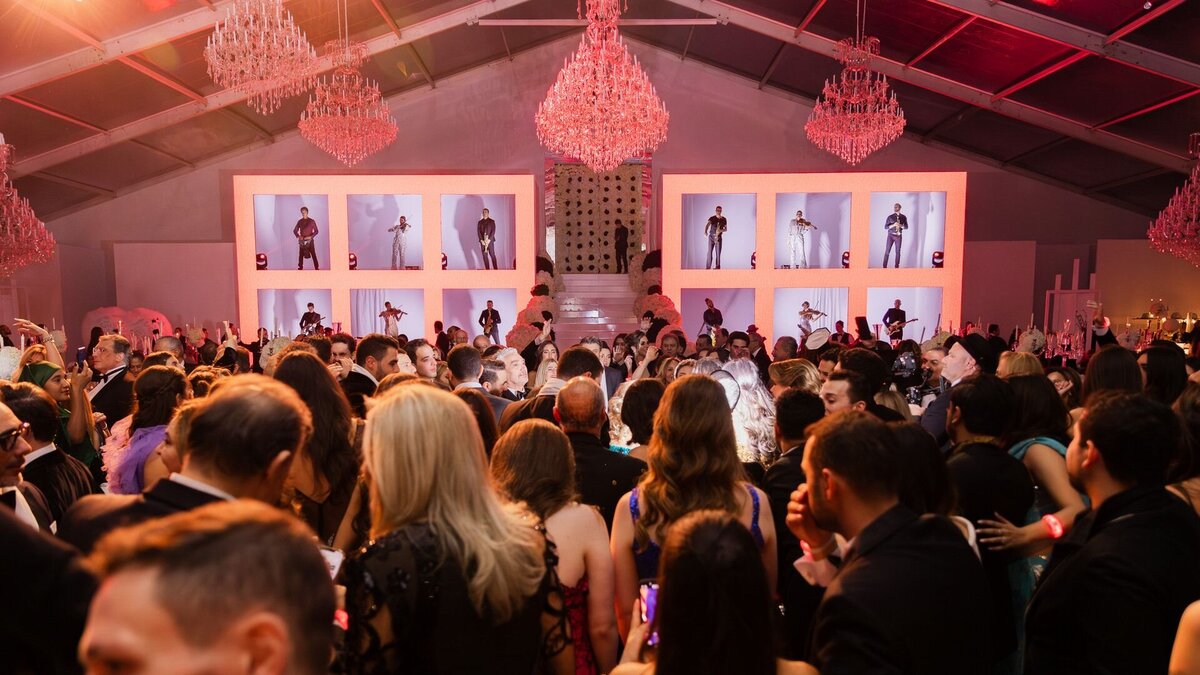 h Chateau Chantilly Fairytale France Destination Arab Wedding by @alejandrapoupelevents 27
