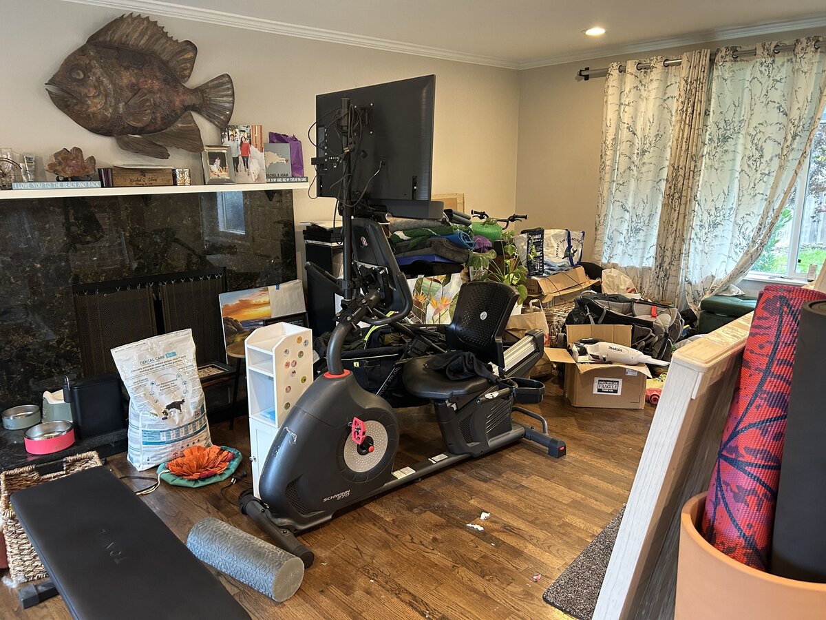 vacant-staging-north-king-county-great-room-before-modernmollusk