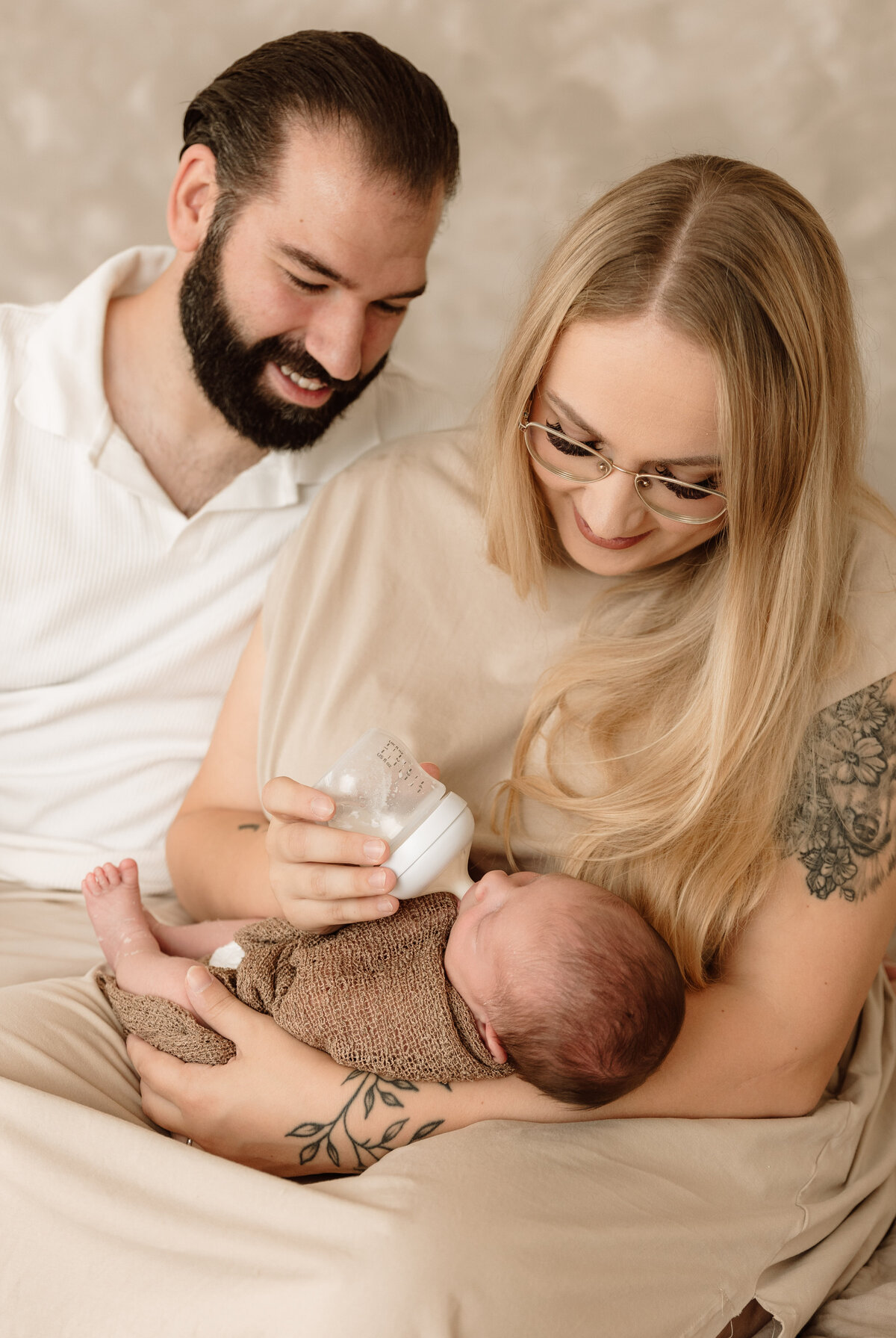 newborn fotograaf - zwangerschapsfotografie - videograaf - Sint-Niklaas - Pictures by Jess - mama en baby shoot